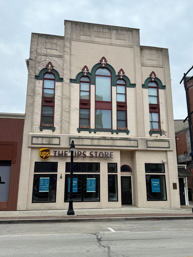 Building Photo - 135 E Prairie Ave Unit Apt 1