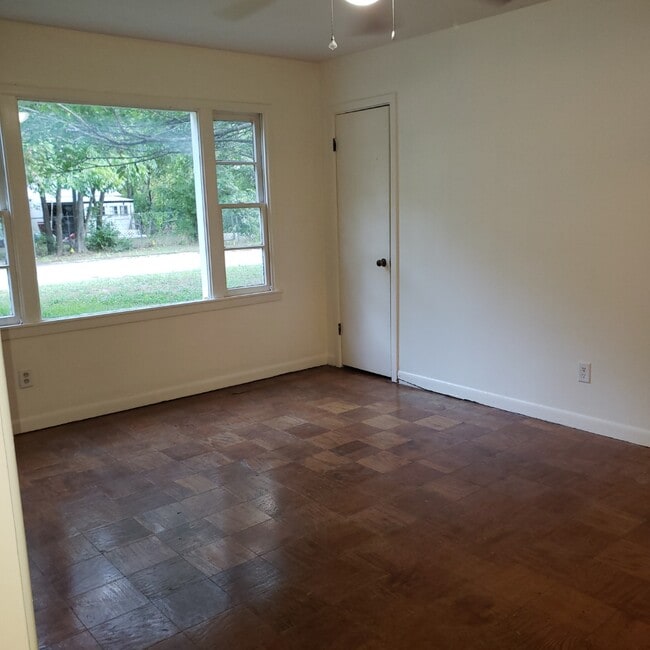 Photo - 1406 Fisher St