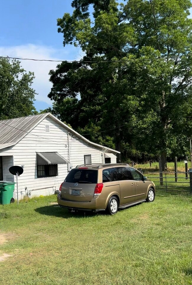 Photo - 17655 Heritage Hwy House
