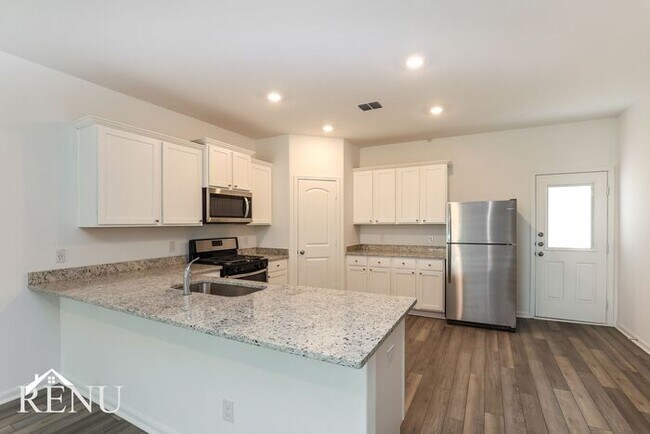 Photo - 2927 Jackson Smt