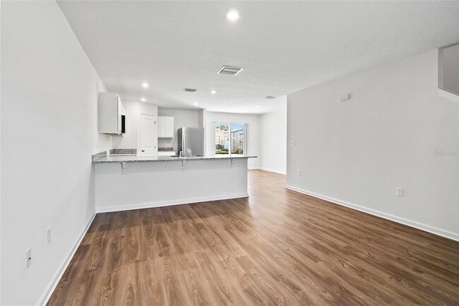 Photo - 612-612 Linnet Ct