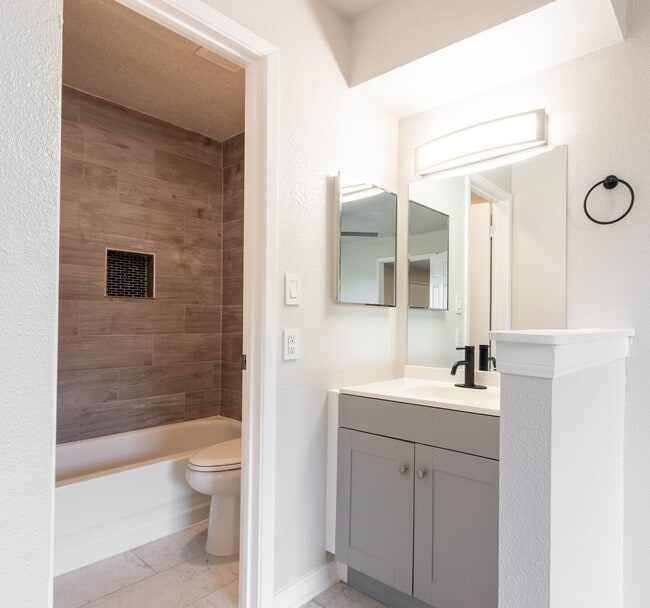 Building Photo - 1516 Bay Area Blvd