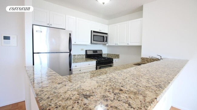 Building Photo - 225 Eighth Avenue 9D