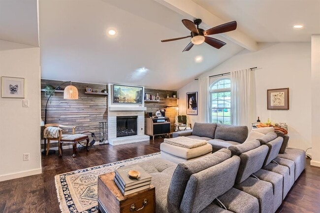 Photo - 7905 Wycombe Dr