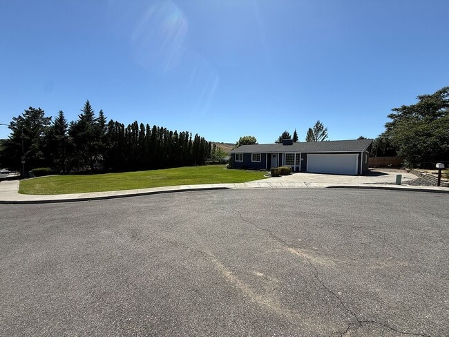 Photo - 1108 S Kellogg St