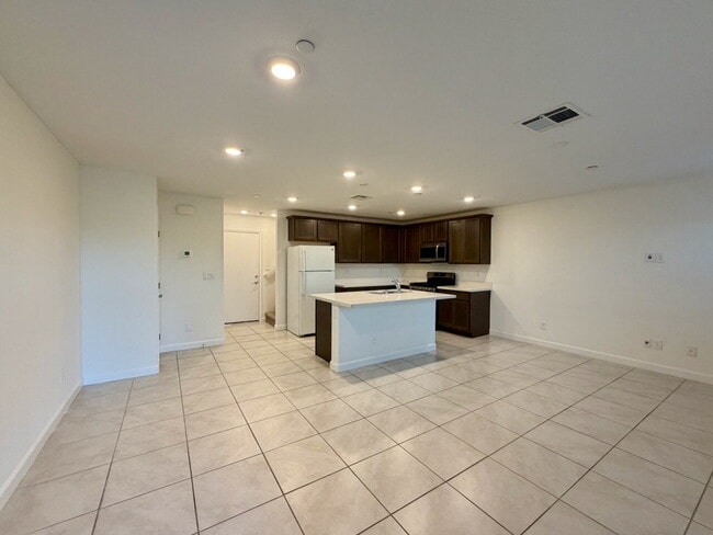 Photo - 3 BED 2.5 BATH 2 CAR GARAGE TOWNHOUSE FOR RENT LOCATED IN CADENCE MASTER COMMUNITY