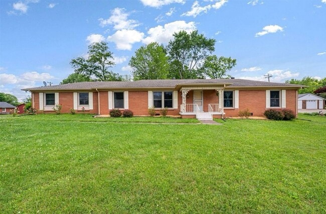 Building Photo - 3 Bed/2 Bath Home with 2 Car Garage