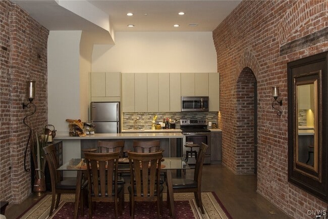 Photo - 230 Genesee St