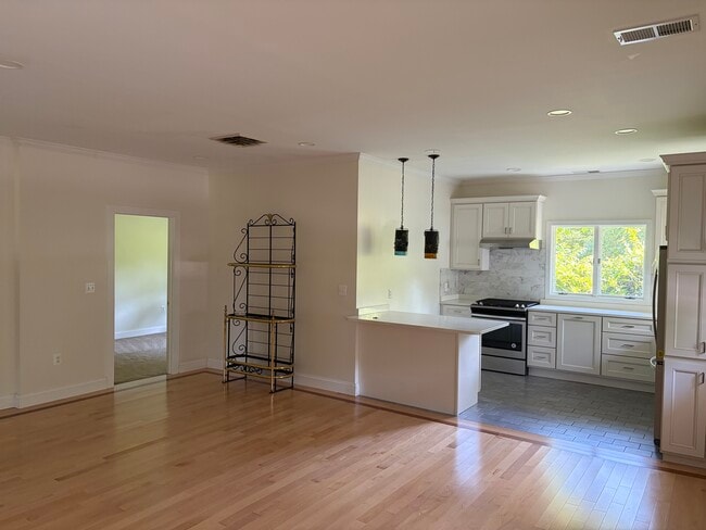 8717 Little River Tpke Unit Annandale Apartment