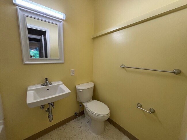 Photo - 310 Montgomery St Unidad Apartment 2
