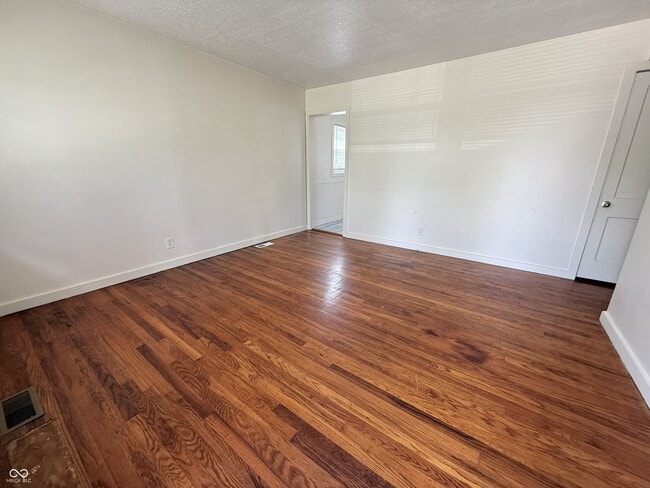 Photo - 122 N Routiers Ave