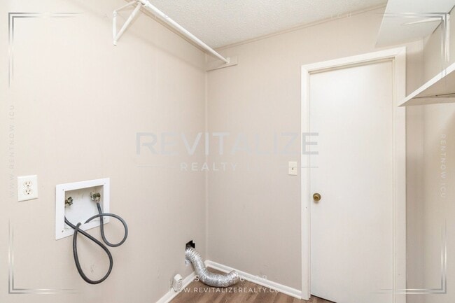 Photo - 3 Bedroom Bungalow in Mobile