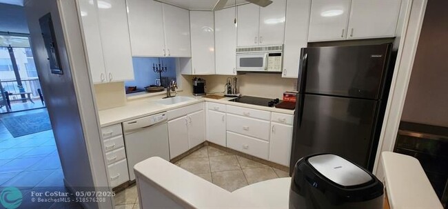 Photo - 777 S Federal Hwy Unidad M201 Rental