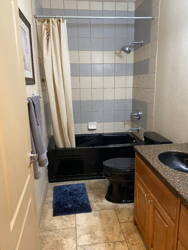 Photo - 2560 Woodhill Way