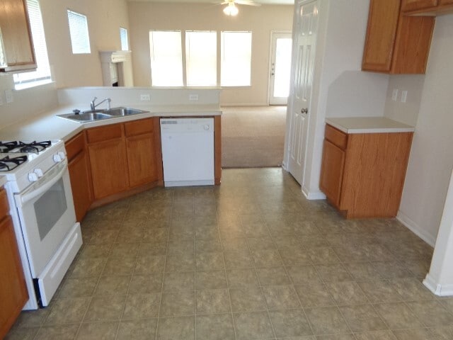 Building Photo - 205 Maple Ln