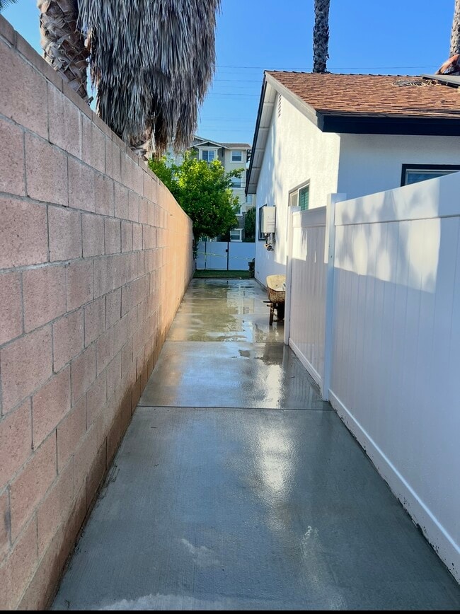 19416 Parthenia St