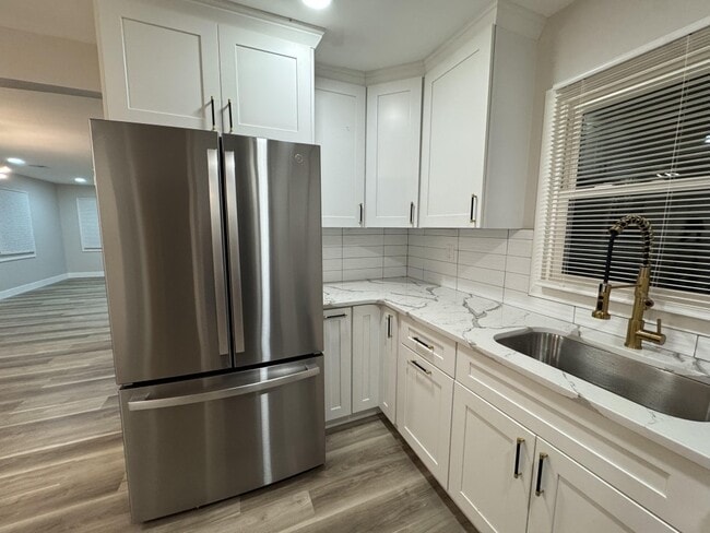 Photo - 24 Pilgrim Ln