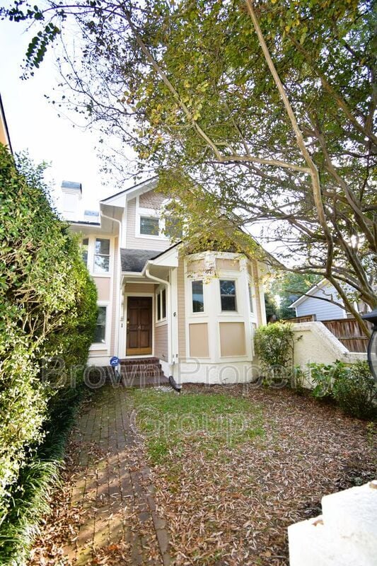 Photo - 741 Victorian Pl