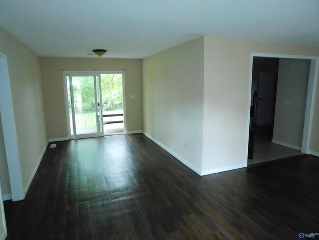 Photo - 314 Harolds Dr NW