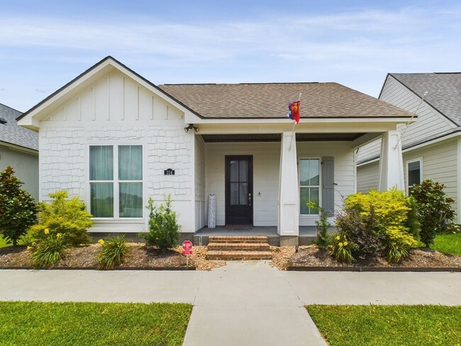 Building Photo - Gorgeous New Construction Home Available i...