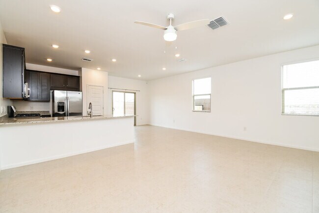 Photo - 10410 W Beaman Ln