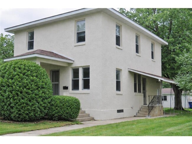 Building Photo - 206-19 1/2 19 1/2 Ave N