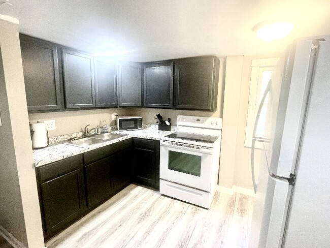 Photo - 1021 Keokuk St Unit Up