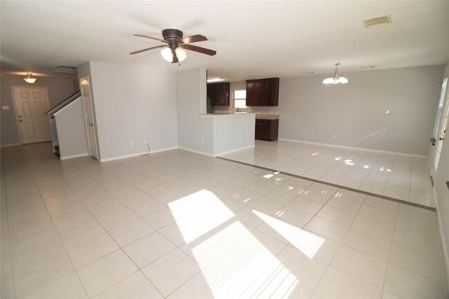 Photo - 2202 Crossmill Ln