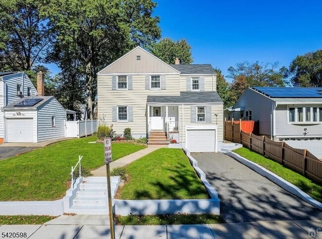 Building Photo - 239 E 4th Ave