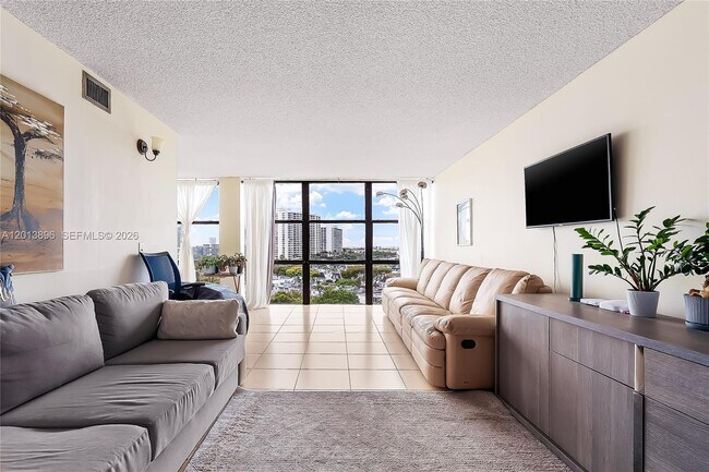 Photo - 800 Parkview Dr Unit 901