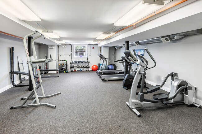 Photo - 140 E Glenwood Ave Unit 208