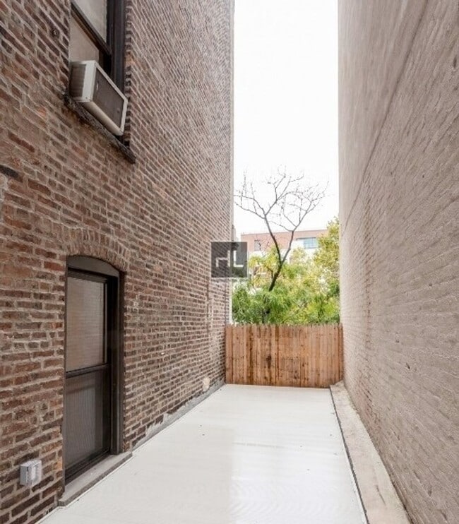 Photo - LEXINGTON AVE. Unit 4