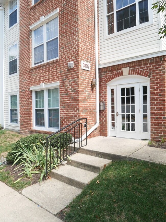Building Photo - Spacious 2nd Floor Condo in Russett – Prim...