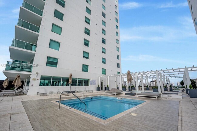 Photo - 400 Sunny Isles Blvd Unit 908