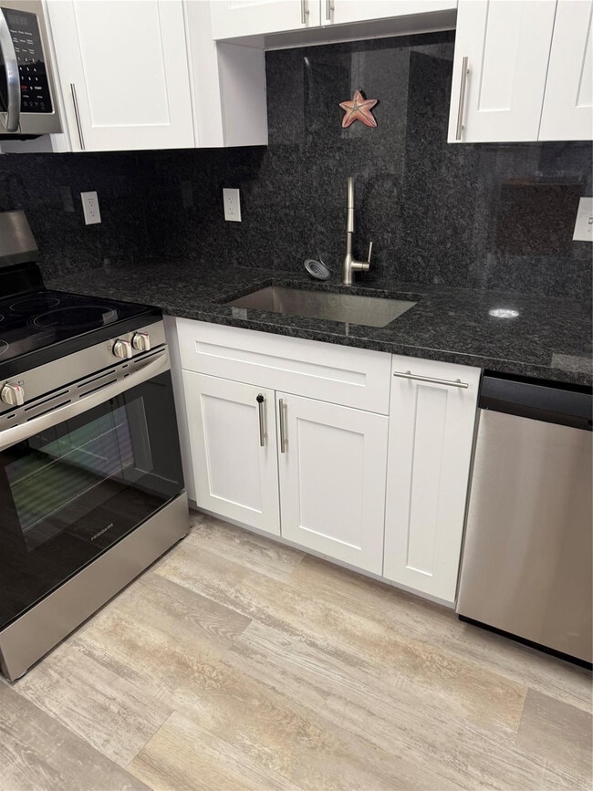 Photo - 255 S Cypress Rd Unidad 323