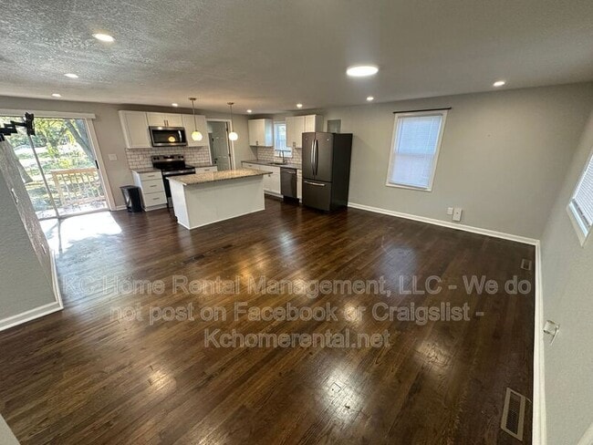 Photo - 8803 E 49th St