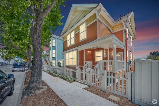 Building Photo - 2016 Dwight Way Rental