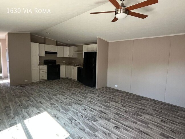 Photo - 1630 Via Roma Dr