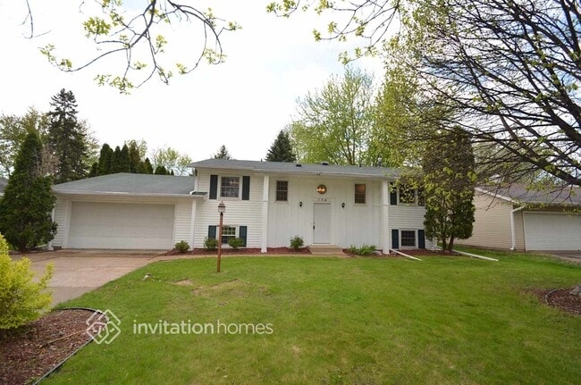 Building Photo - 124 Oakwood Rd