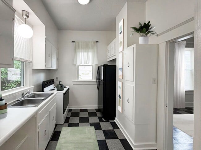 Photo - 2096 Elzey Ave