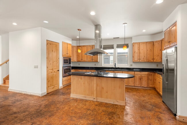 Photo - 211 Juniper Ct