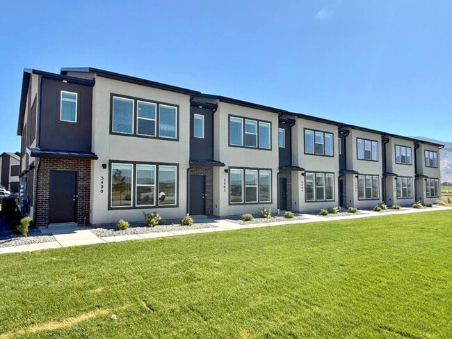 Building Photo - Nibley Towns