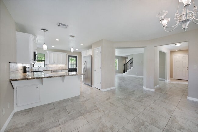 Photo - 710 W Rollingwood St