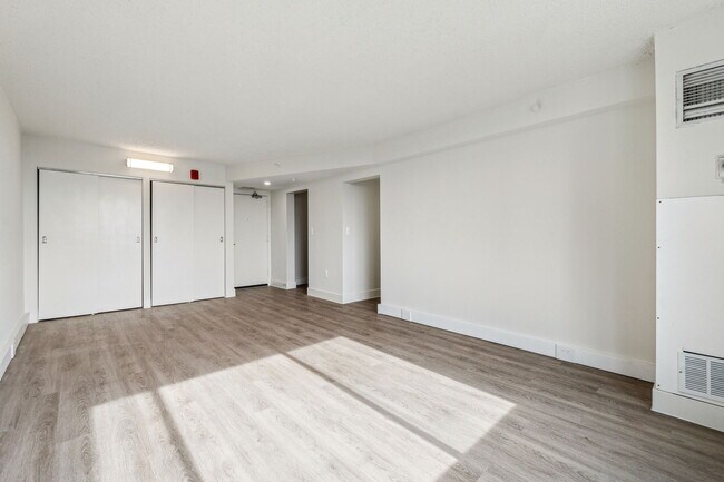 Photo - Edgewood Commons 611 & Gardens