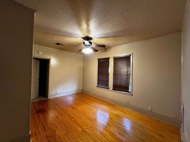 Photo - Four Bedroom, Two Bathroom , House Near UL , with Lawncare MOVE IN SPECIAL!!!!