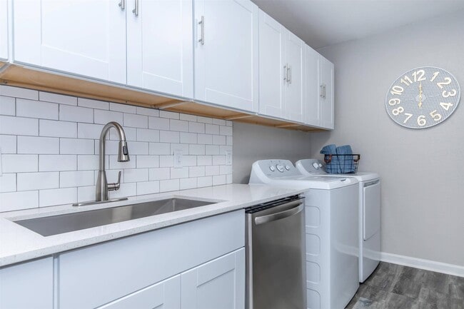 Photo - 18001 Cypress Trace Rd Unidad 102