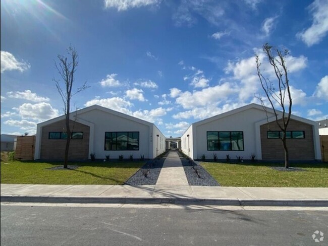 Building Photo - RECEIVE ONE WEEK FREE!! Unit #2 Rental