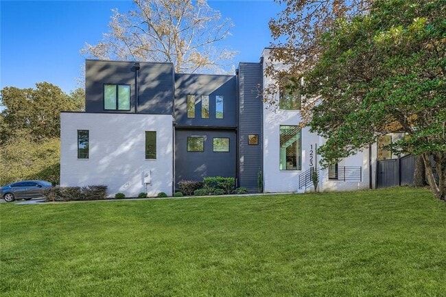 Photo - 1223 Mayfair Dr NE