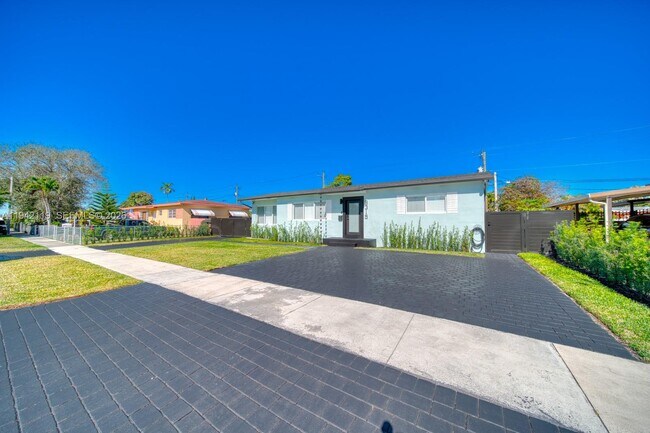 Photo - 9315 SW 44th St