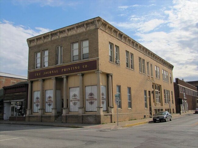 Photo - 112 W McPherson St